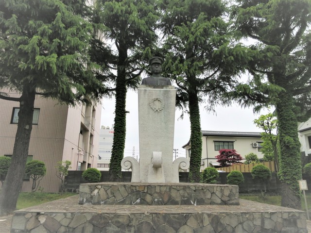 五十六銅像２.JPG